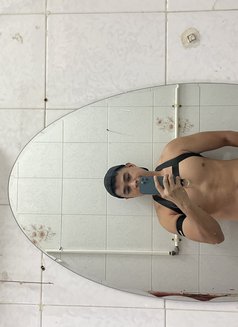Dave Rsatile - Male escort in Muscat Photo 4 of 6