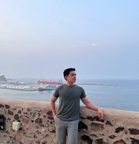 Dave Rsatile - Male escort in Muscat