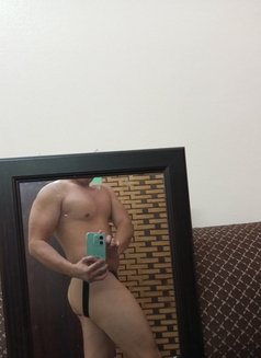 Dave Rsatile - Male escort in Muscat Photo 2 of 3