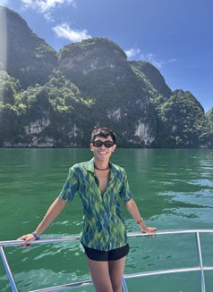 Dave Yu - Male escort in Bangkok Photo 13 of 16