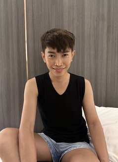 Dave Yu - Male escort in Bangkok Photo 15 of 16