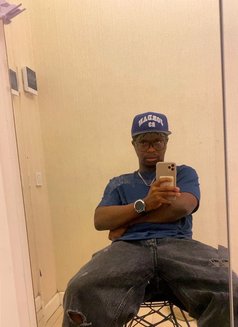 Davics - Male escort in İstanbul Photo 1 of 4