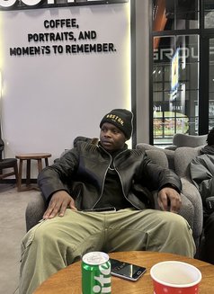 Davics - Male escort in İstanbul Photo 4 of 4