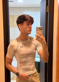 David Ferreiraxxx - Male escort in Dubai Photo 1 of 5