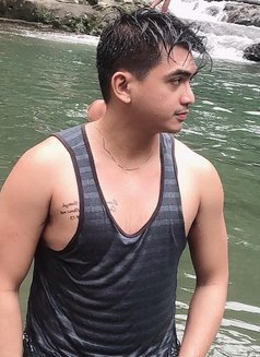 David - Male escort in Manila Photo 2 of 4