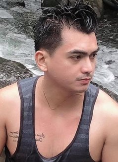 David - Male escort in Manila Photo 3 of 4