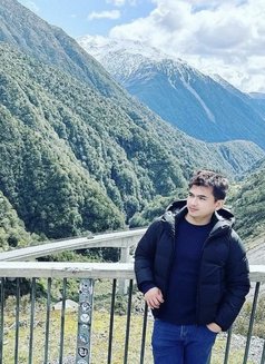 David - Male escort in Manila Photo 4 of 4