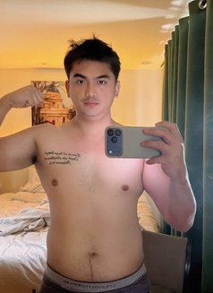 David - Male escort in Taipei Photo 6 of 9