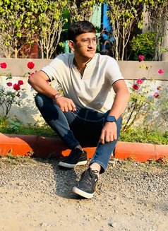 David - Male escort in Ahmedabad Photo 3 of 4