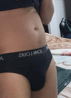 David - Male escort in Al Manama Photo 6 of 6