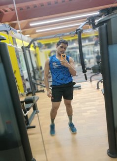 David - Male escort in Chennai Photo 1 of 4