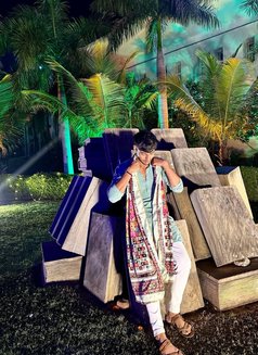 David - Male escort in Noida Photo 1 of 3