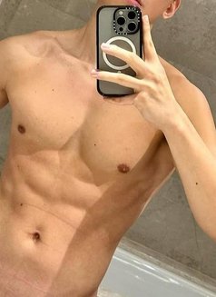 David - Male escort in Noida Photo 3 of 3