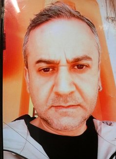 David - Male escort in Beirut Photo 2 of 3