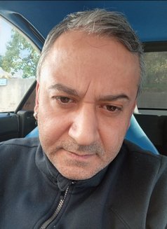 David - Male escort in Beirut Photo 3 of 4