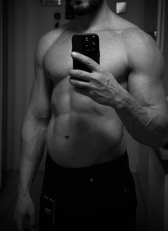 David - masseur in Ankara Photo 2 of 2