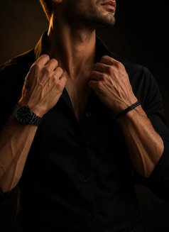 David - masseur in Ankara Photo 2 of 2
