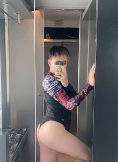 David - Acompañantes masculino in Riyadh Photo 4 of 7