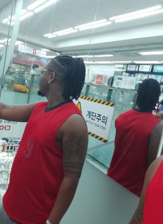 Davidson Mongare - Male escort in Incheon Photo 4 of 9