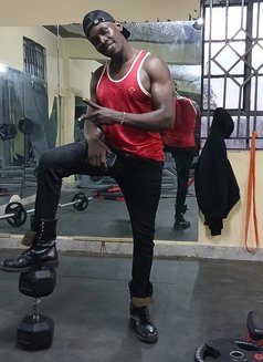 Davie - Acompañantes masculino in Nairobi Photo 1 of 4