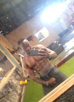 Davie - Acompañantes masculino in Nairobi Photo 4 of 4
