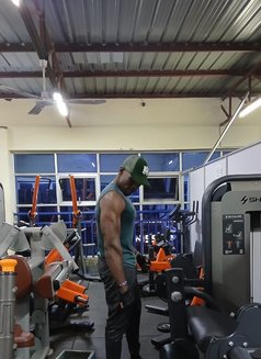 Davie - Male escort in Nairobi Photo 7 of 10