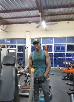 Davie - Male escort in Nairobi Photo 8 of 10