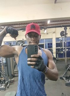 Davie - Male escort in Nairobi Photo 9 of 10