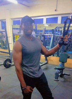 Davie - Male escort in Nairobi Photo 10 of 10