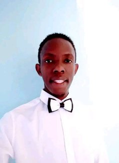 Davie - Male escort in Nairobi Photo 3 of 3