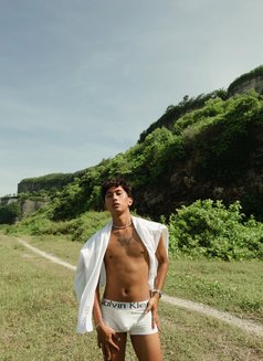 Davin Beryle - Male escort in Bali Photo 6 of 7