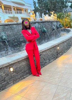 Davin - puta in Nairobi Photo 1 of 4