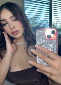 Davina - escort in Muscat Photo 2 of 4