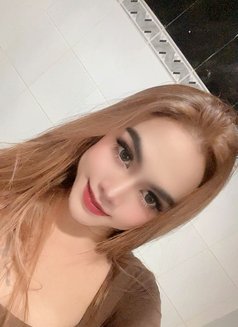 Davina - Dominadora transexual in Jakarta Photo 9 of 9