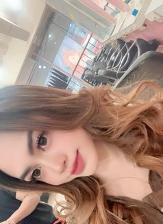 Davina - Dominadora transexual in Jakarta Photo 12 of 13