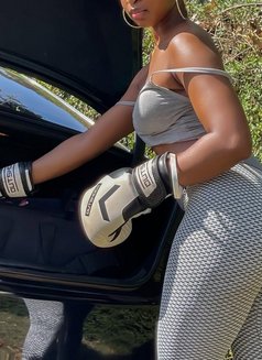 Goddess Hynes - puta in Nairobi Photo 9 of 10