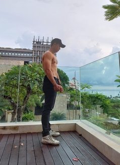 Dawin Galang - Male escort in Bali Photo 10 of 14