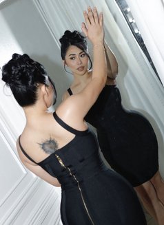 Dawn Young Partygirl - puta in Hong Kong Photo 15 of 20