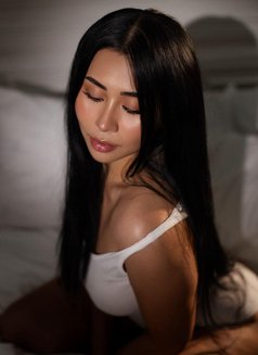 Dawn Young Partygirl - puta in Hong Kong Photo 17 of 20