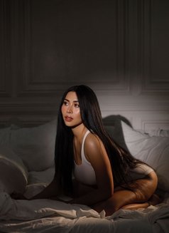 Dawn Young Partygirl - puta in Hong Kong Photo 18 of 20
