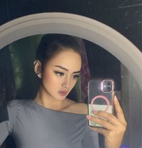 Dayana Davies - puta in Manila