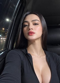 Dayana Davies - escort in Manila Photo 13 of 14