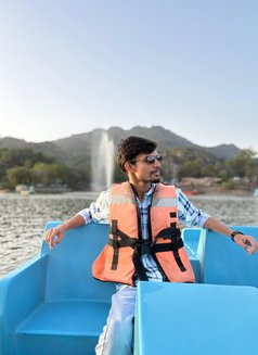 Boy for everyone - Acompañantes masculino in Ahmedabad Photo 3 of 5