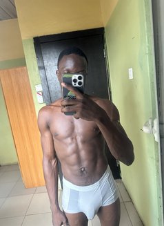 De Best - Male escort in Lagos, Nigeria Photo 1 of 3