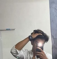 De Danadan - Male escort in New Delhi