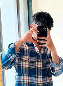 De Danadan - Male escort in New Delhi Photo 2 of 2