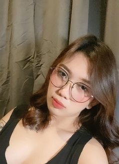 De Wei - puta in Makati City Photo 16 of 16