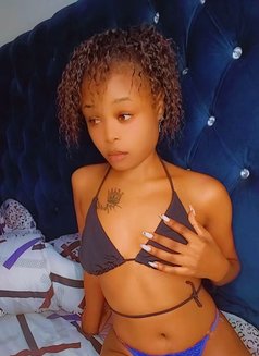 Debbiey2 - escort in Bangkok Photo 5 of 7