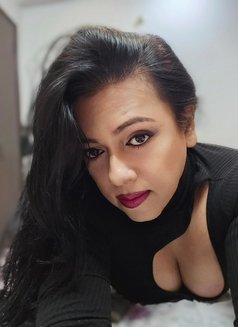 Deblina - Transsexual escort in New Delhi Photo 9 of 9