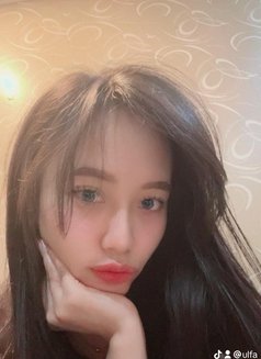 Debolina - puta in Jakarta Photo 2 of 4